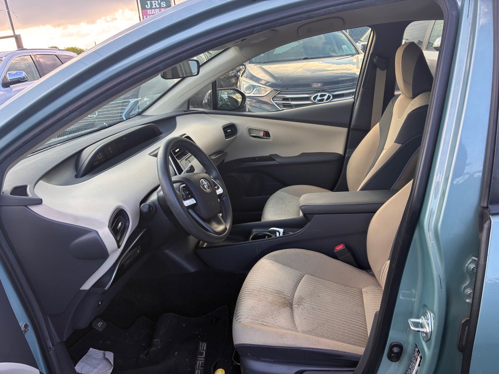 2016 Toyota Prius Image 13