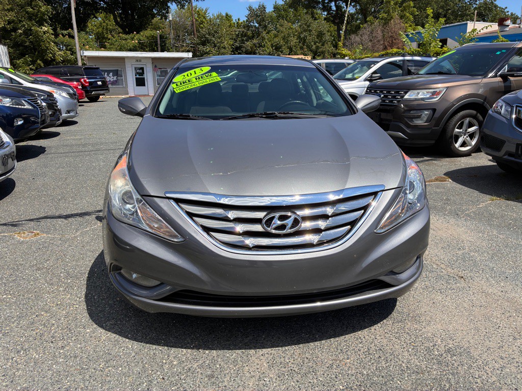 2013 Hyundai Sonata Image 2