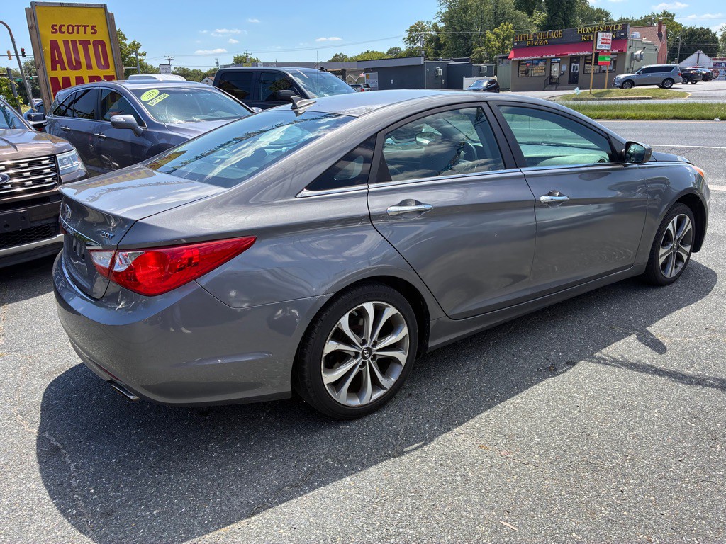2013 Hyundai Sonata Image 8