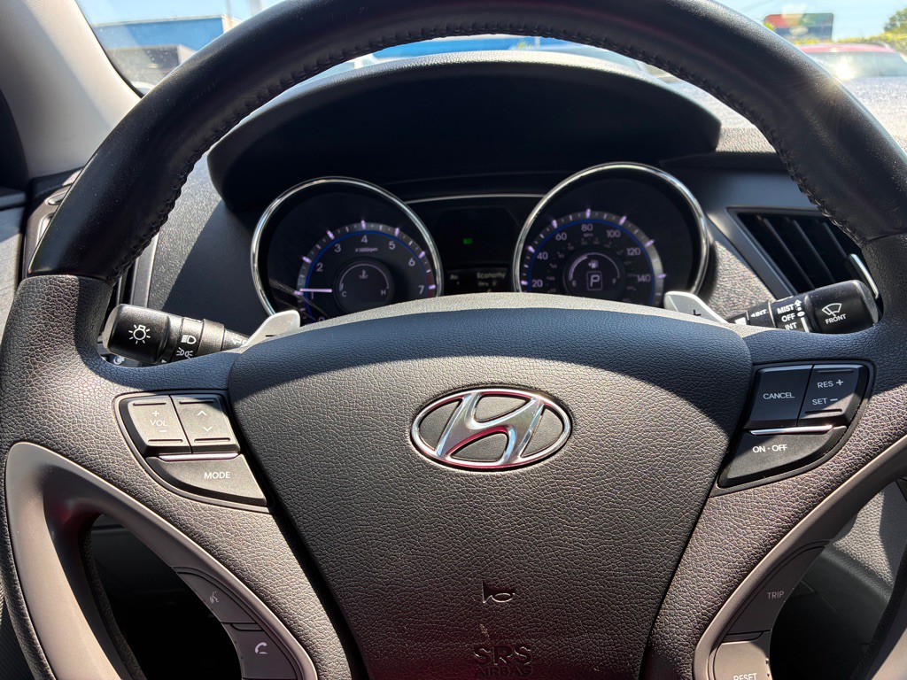 2013 Hyundai Sonata Image 9