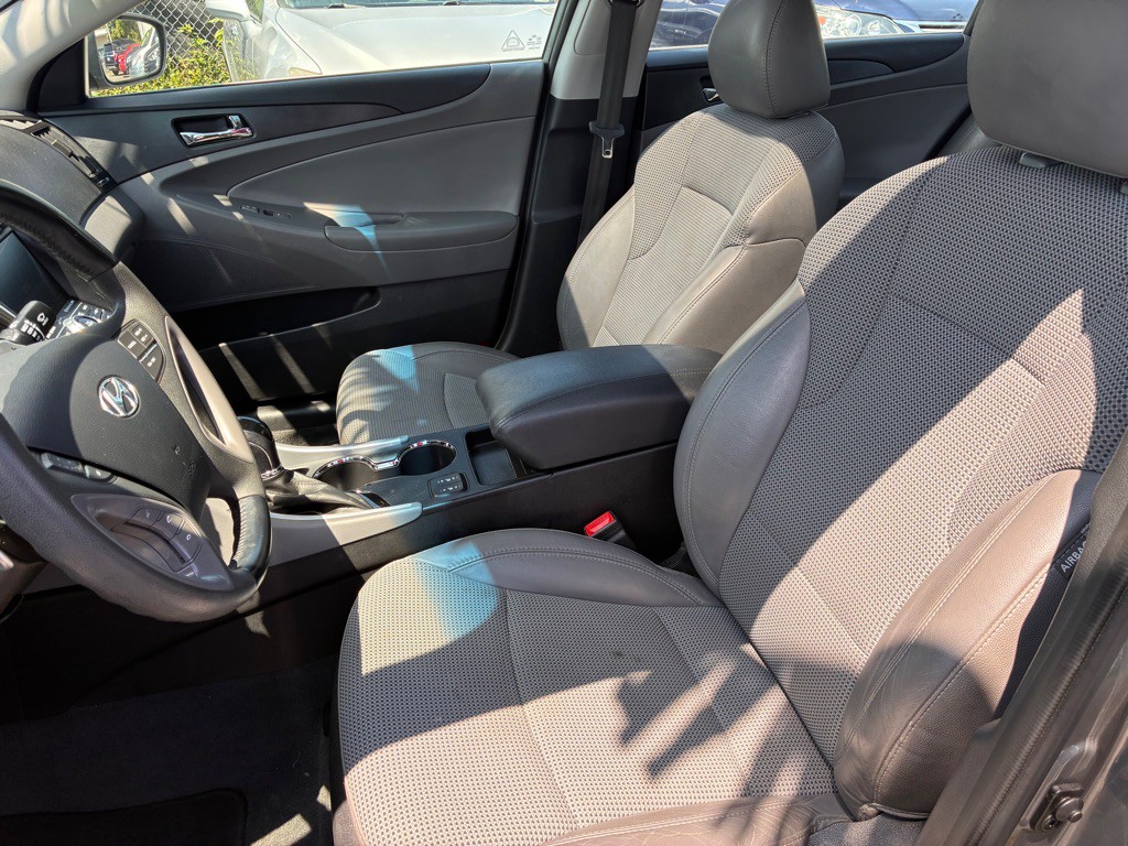 2013 Hyundai Sonata Image 21