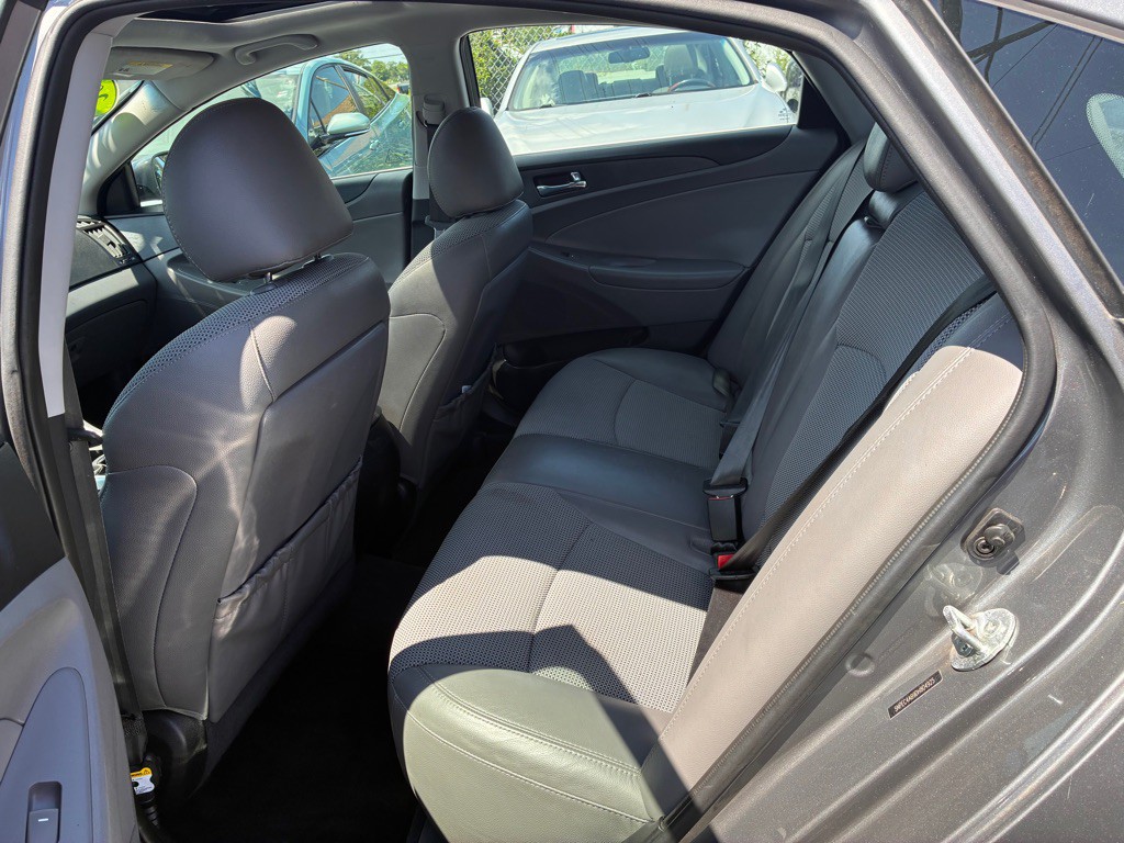 2013 Hyundai Sonata Image 22