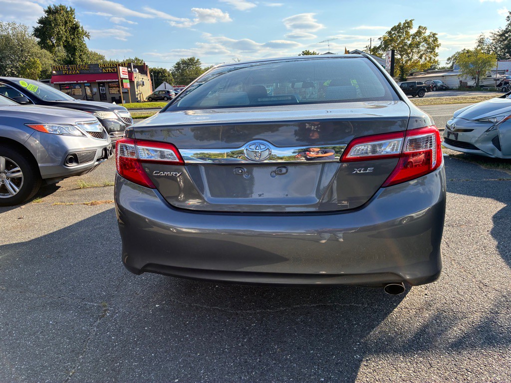 2014 Toyota Camry Image 6