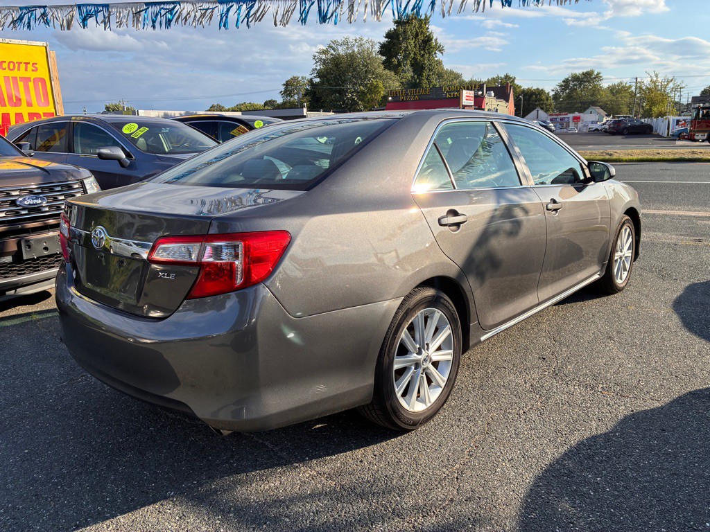 2014 Toyota Camry Image 7