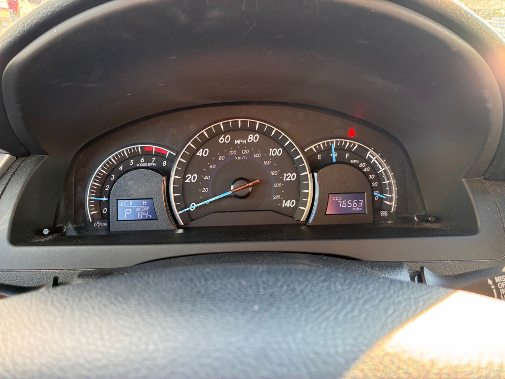 2014 Toyota Camry Image 9