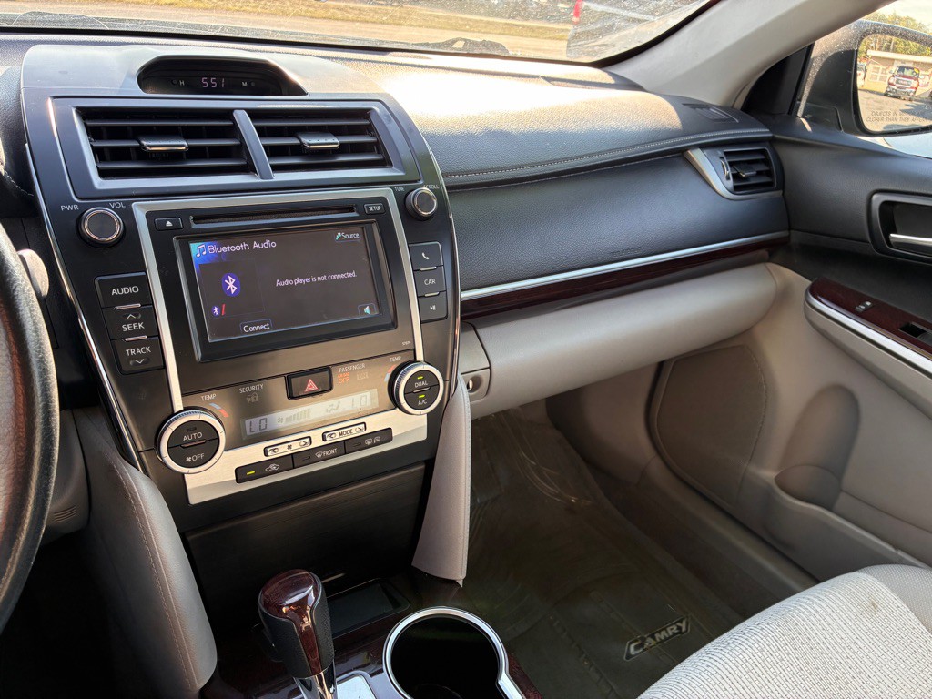 2014 Toyota Camry Image 11
