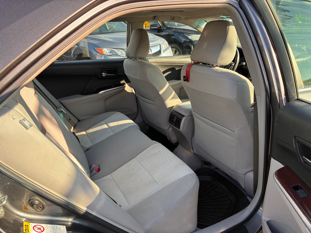 2014 Toyota Camry Image 18