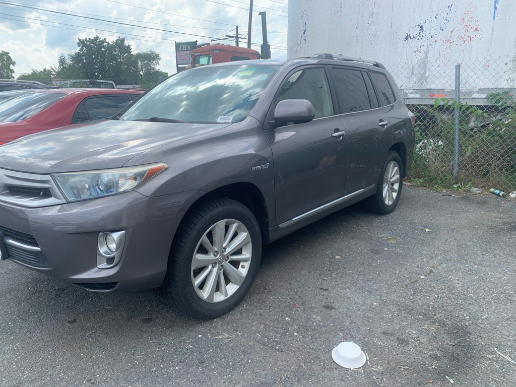2013 Toyota Highlander Image 2