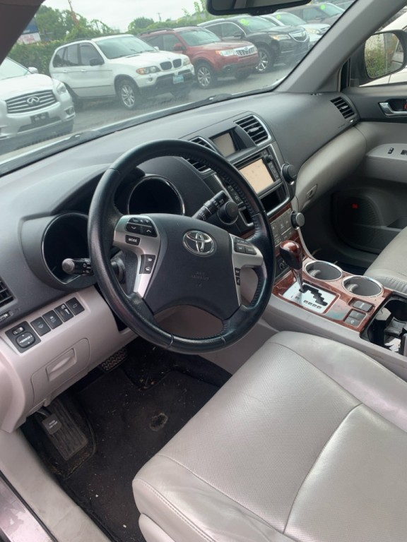 2013 Toyota Highlander Image 18