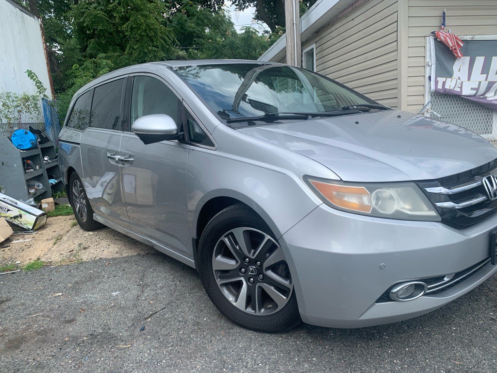2015 Honda Odyssey Image 2
