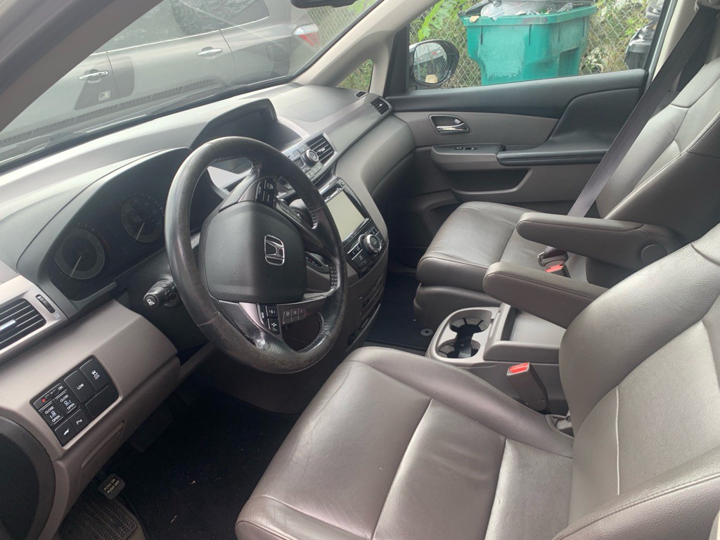 2015 Honda Odyssey Image 9