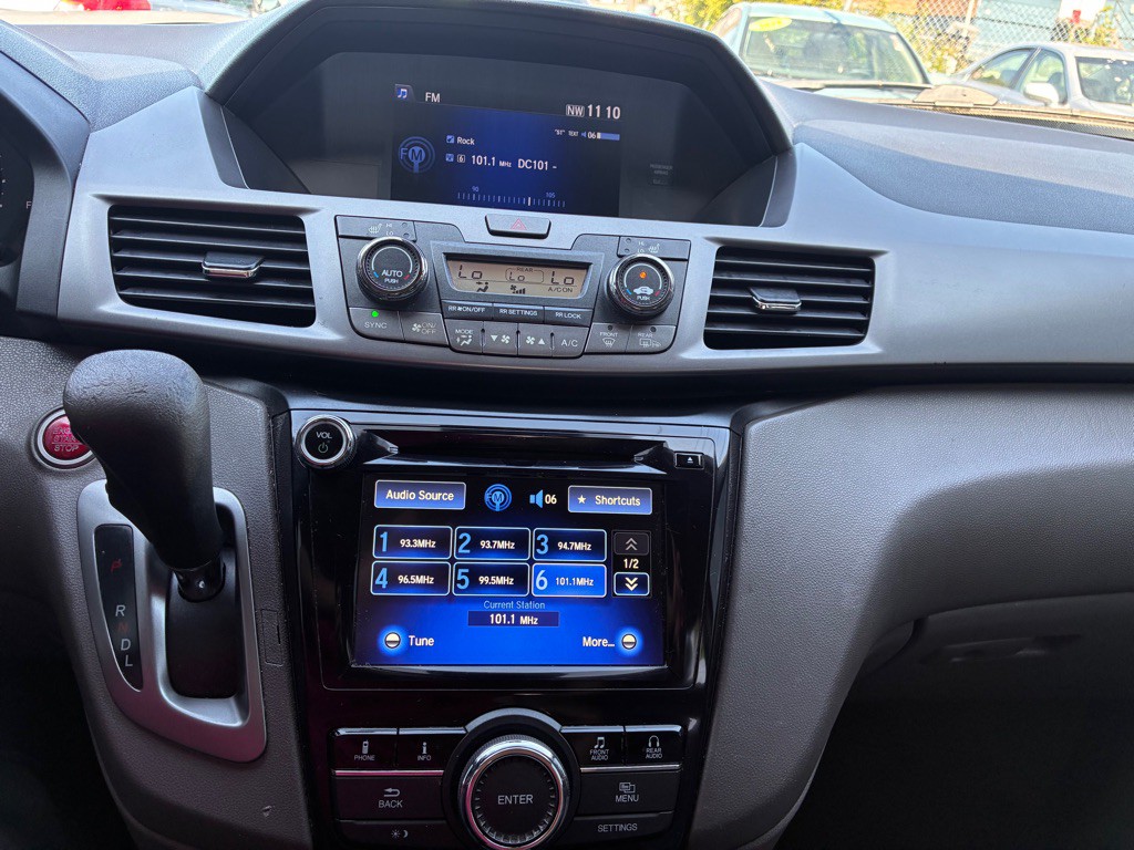 2014 Honda Odyssey Image 13