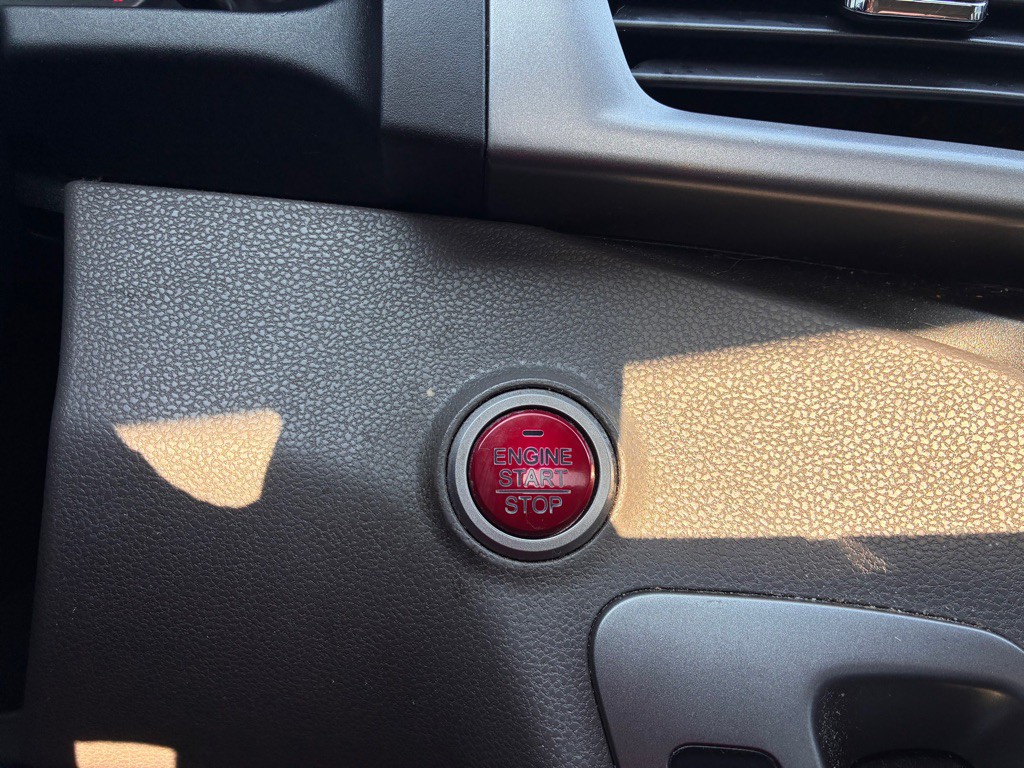 2014 Honda Odyssey Image 16