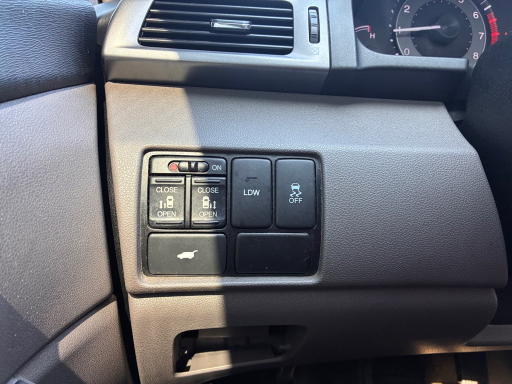 2014 Honda Odyssey Image 18