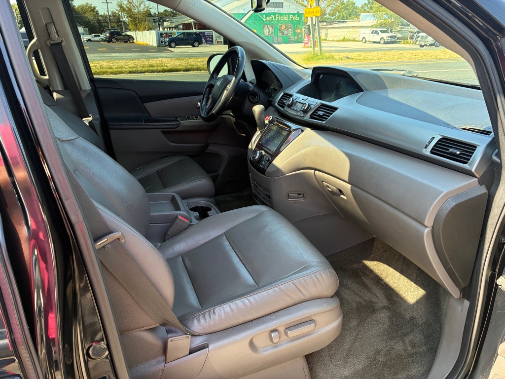 2014 Honda Odyssey Image 28