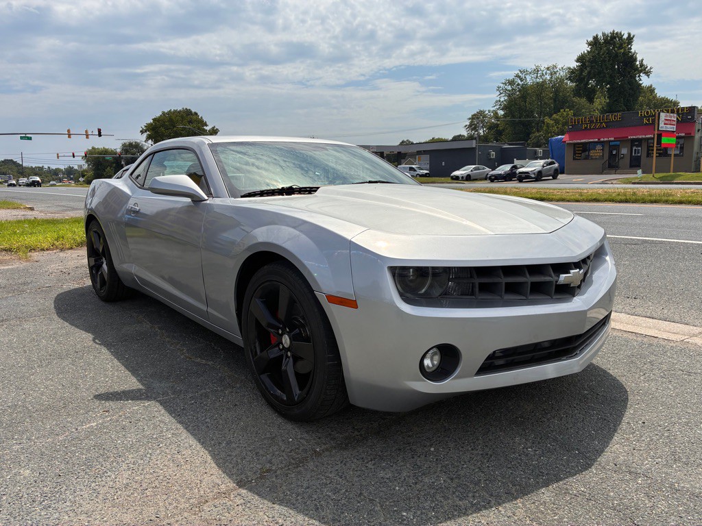 2011 Chevrolet Camaro Image 1