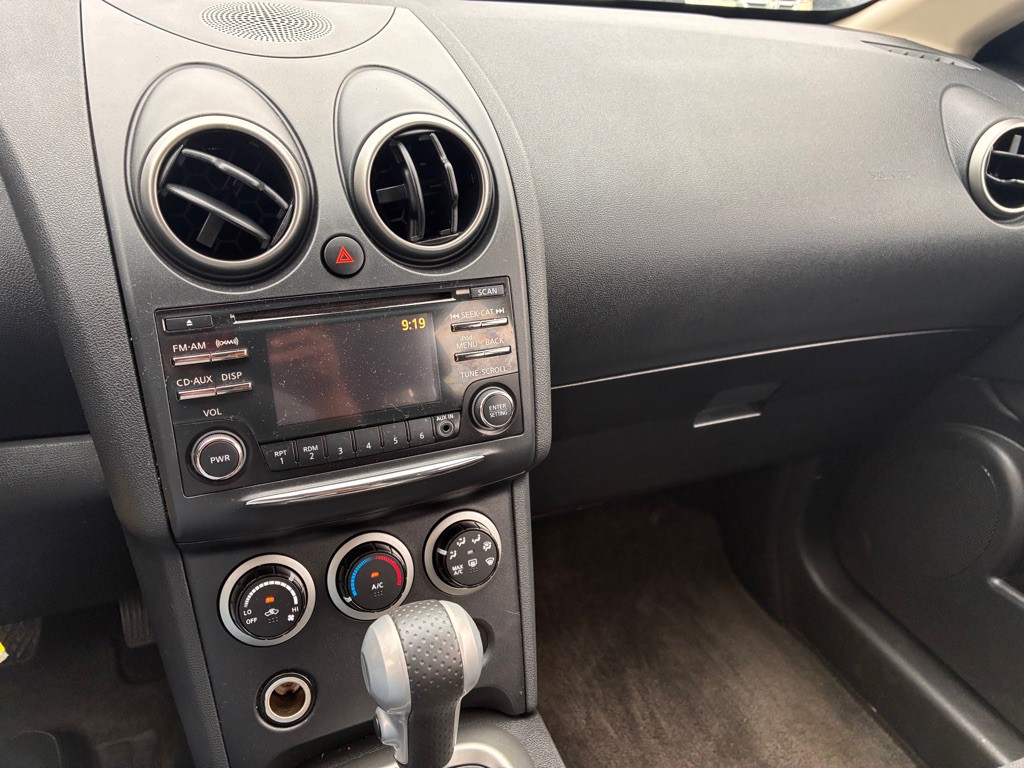 2015 Nissan Rogue Image 17