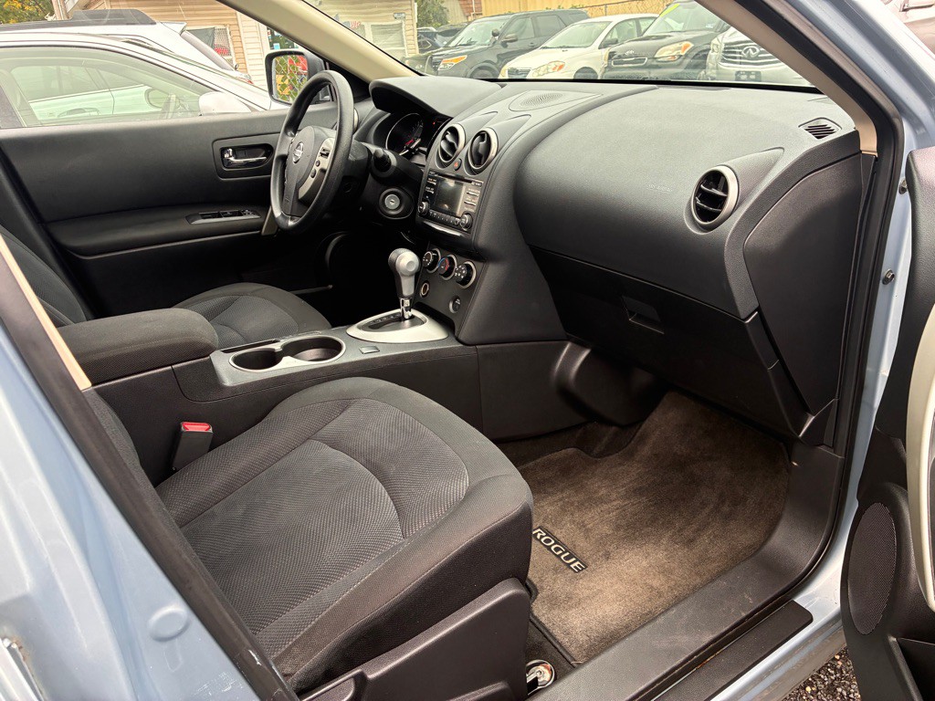 2015 Nissan Rogue Image 34