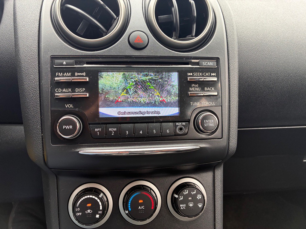 2015 Nissan Rogue Image 39