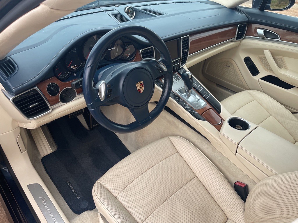 2010 Porsche Panamera Image 8