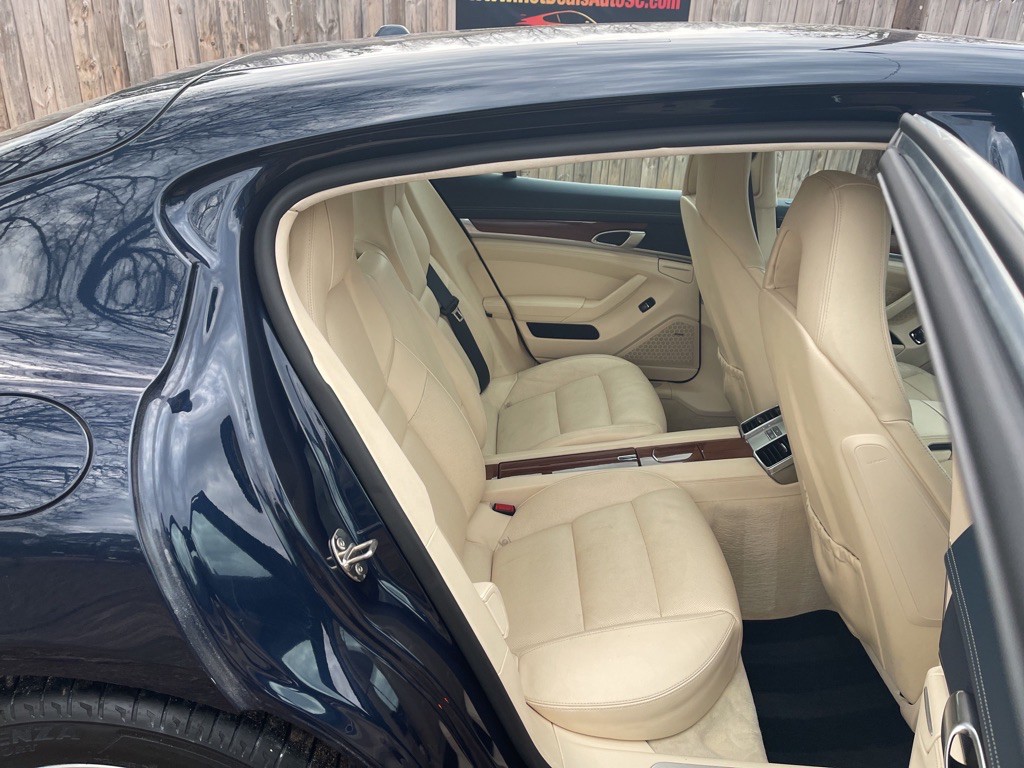 2010 Porsche Panamera Image 12