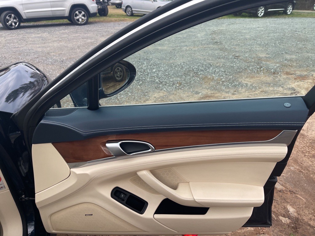 2010 Porsche Panamera Image 16