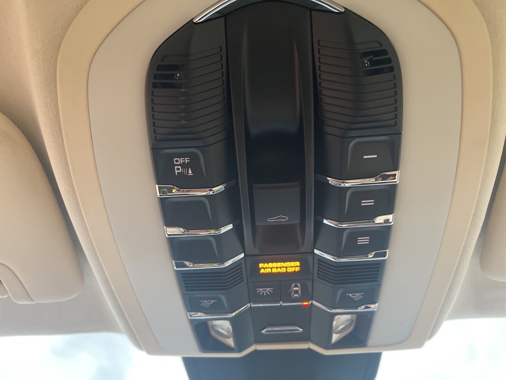 2010 Porsche Panamera Image 20