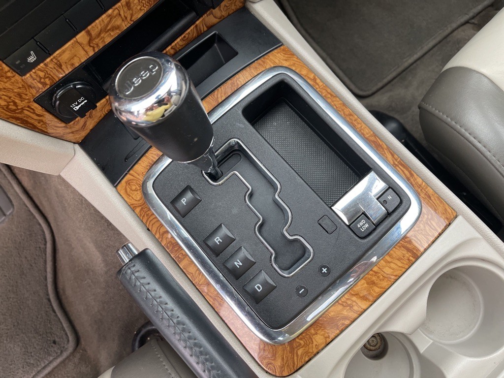 2009 Jeep Grand Cherokee Image 25
