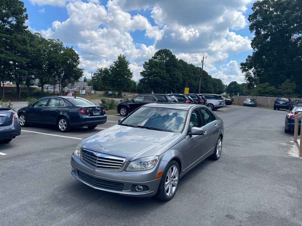 2010 Mercedes-Benz C-Class Image 2