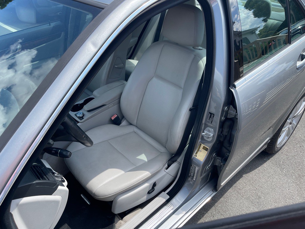 2010 Mercedes-Benz C-Class Image 9