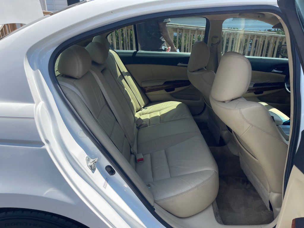 2011 Honda Accord Image 12