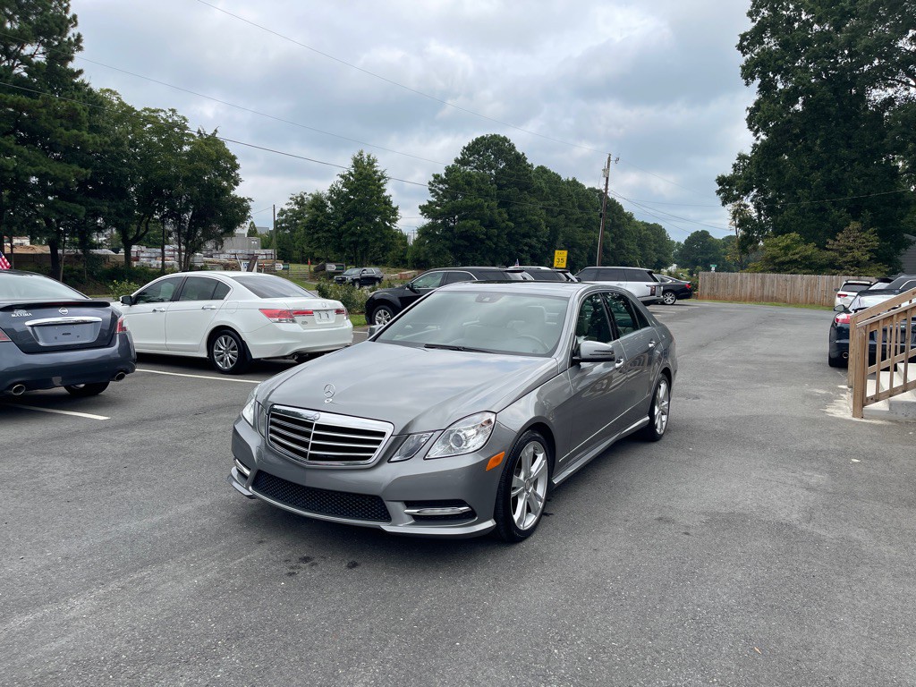 2013 Mercedes-Benz E-Class Image 2
