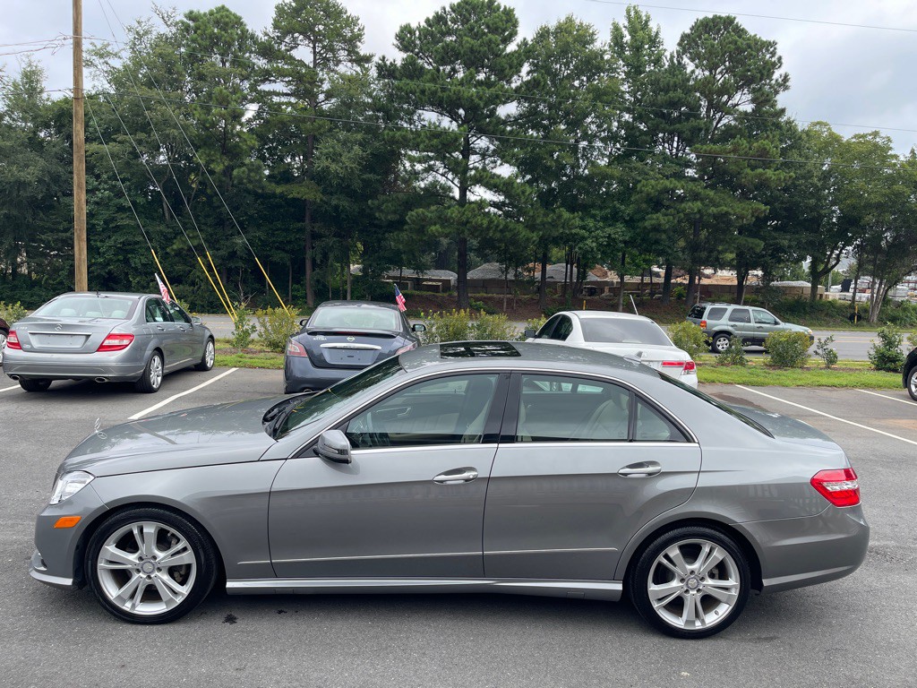 2013 Mercedes-Benz E-Class Image 3