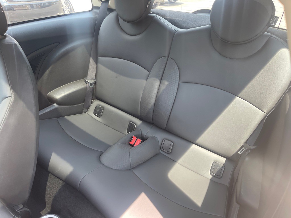 2013 MINI Cooper Image 11