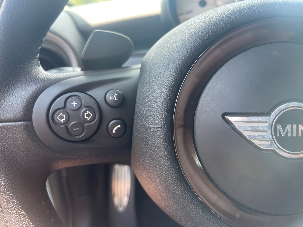 2013 MINI Cooper Image 20