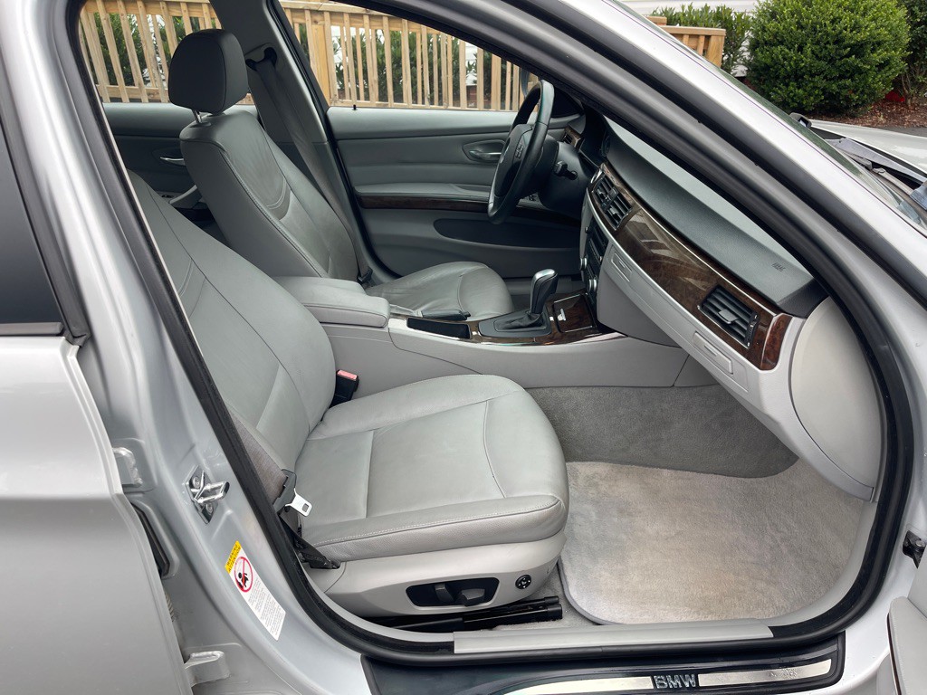 2009 BMW 3 Series Image 13