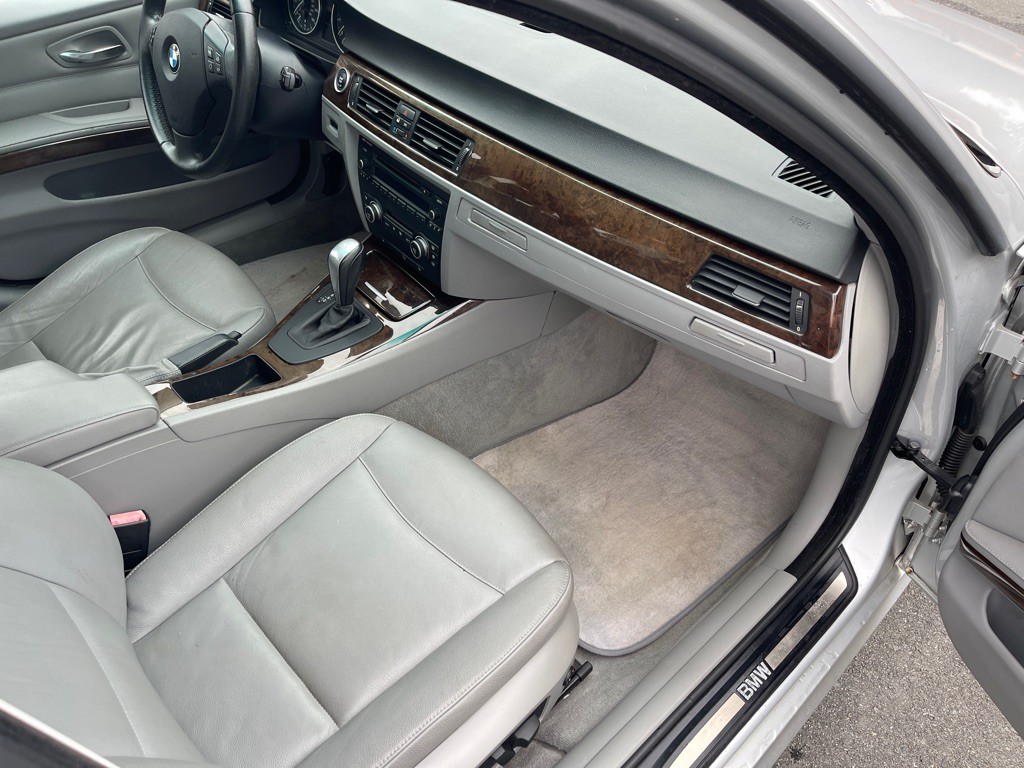 2009 BMW 3 Series Image 14