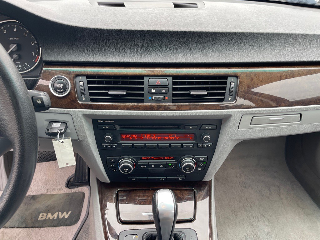 2009 BMW 3 Series Image 18