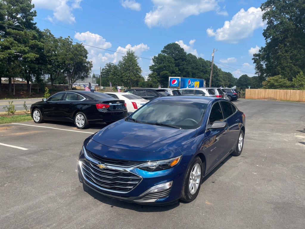 2019 Chevrolet Malibu Image 2