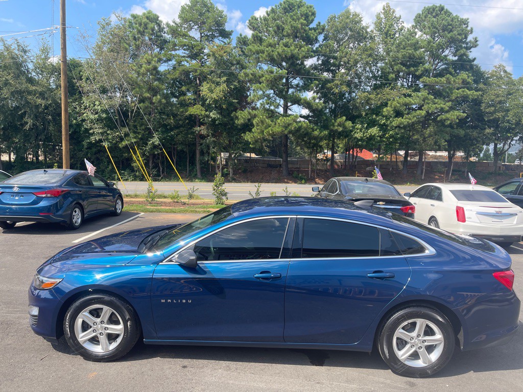 2019 Chevrolet Malibu Image 3