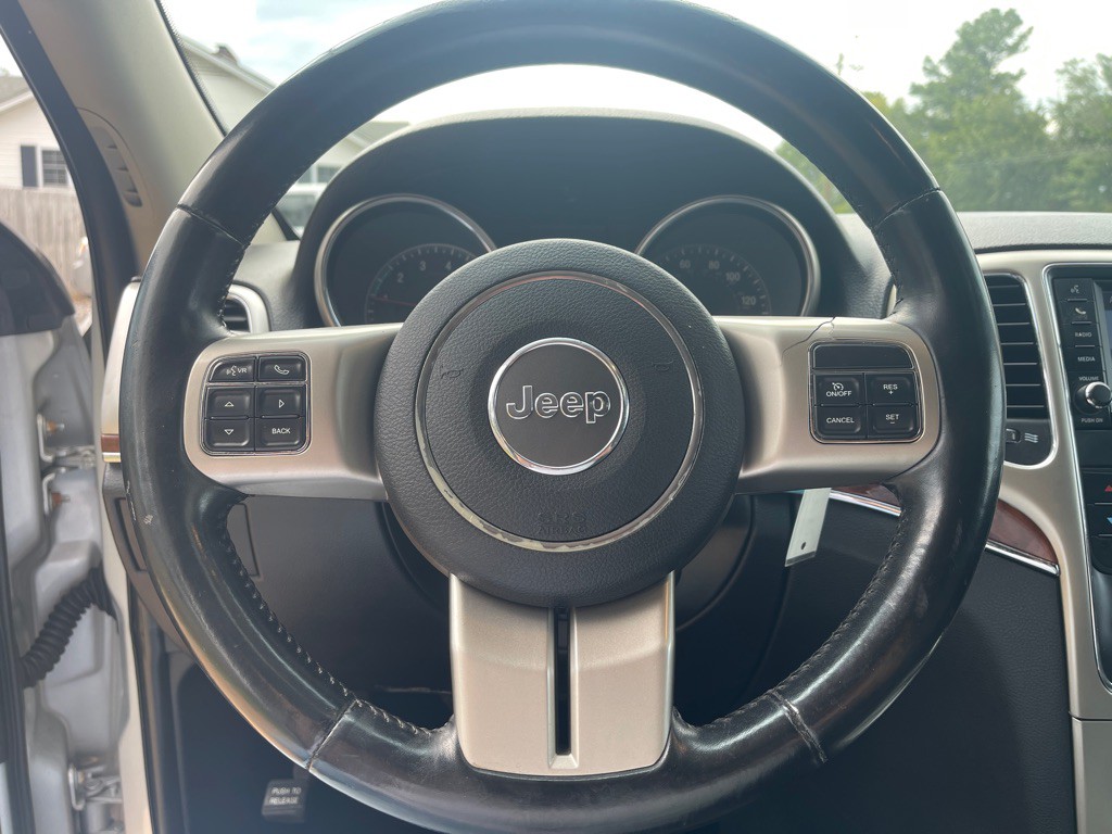 2012 Jeep Grand Cherokee Image 21