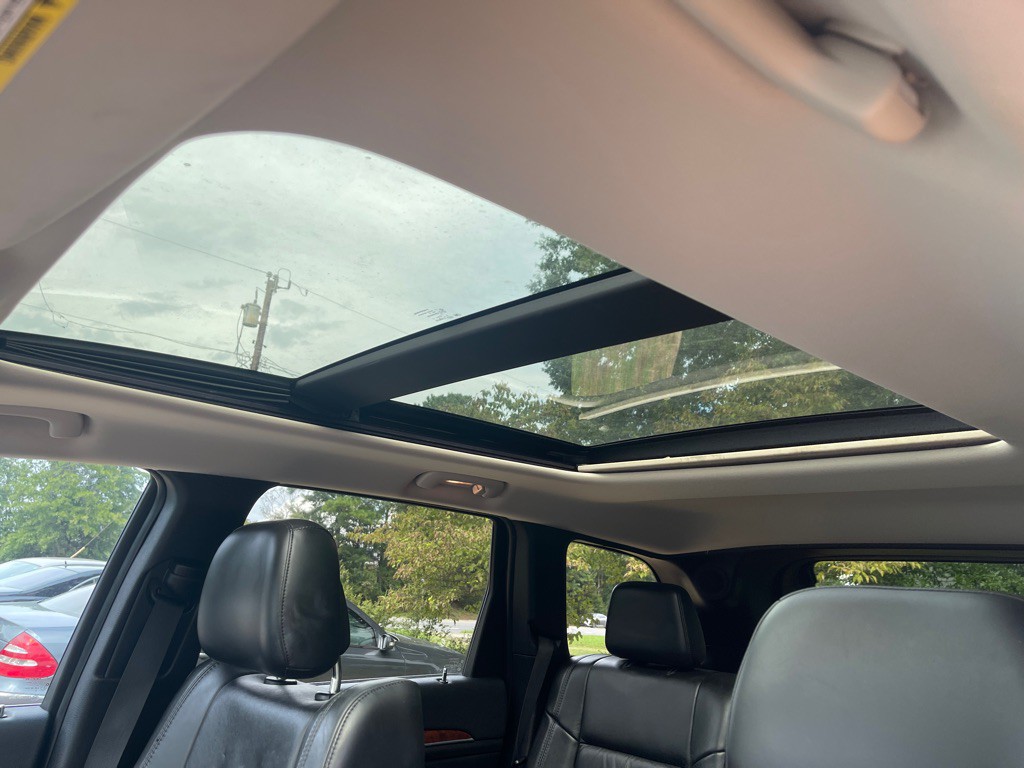 2012 Jeep Grand Cherokee Image 24