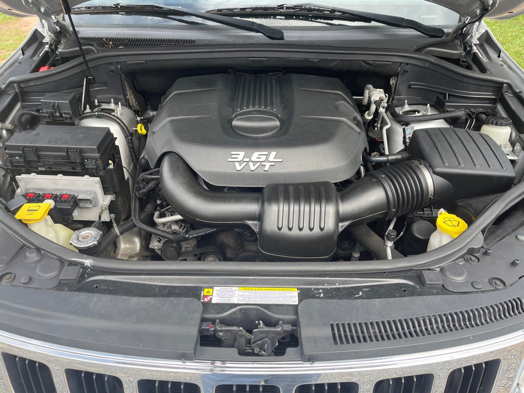 2012 Jeep Grand Cherokee Image 25