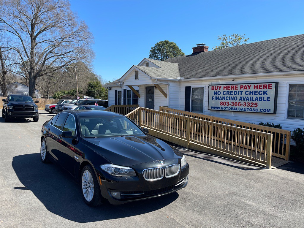 2013 BMW 5 Series Image 1