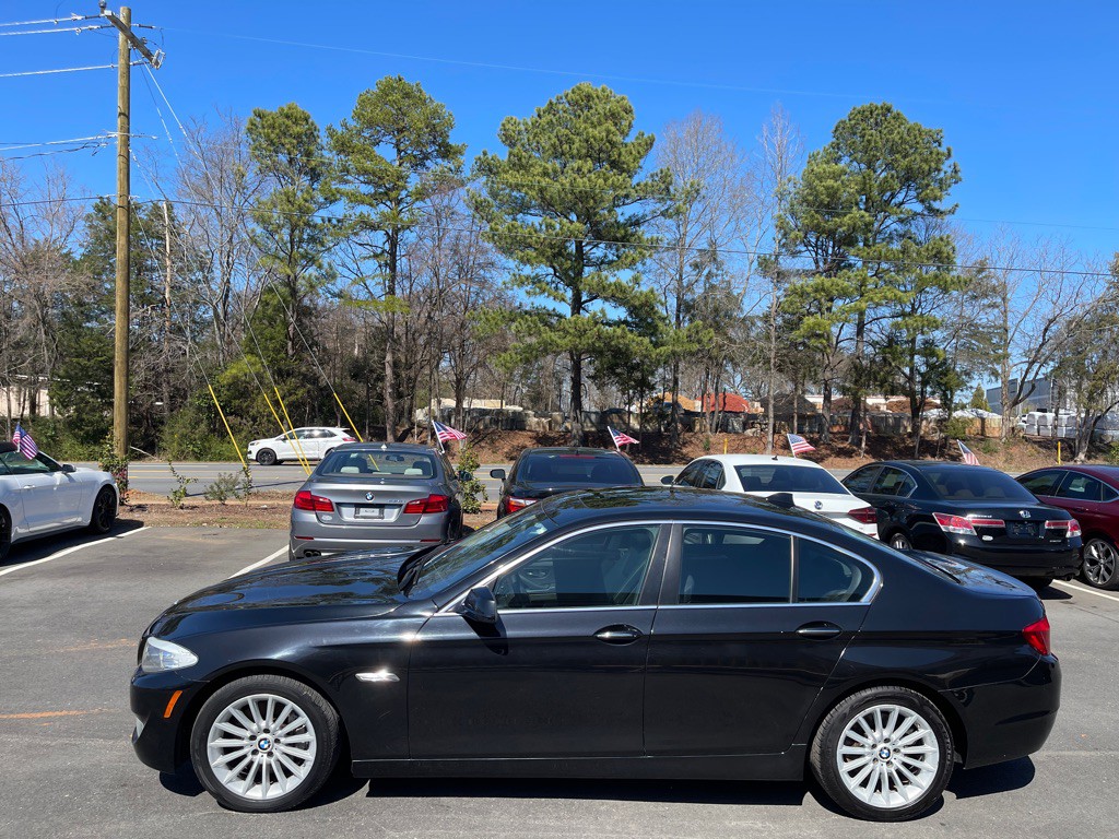 2013 BMW 5 Series Image 3