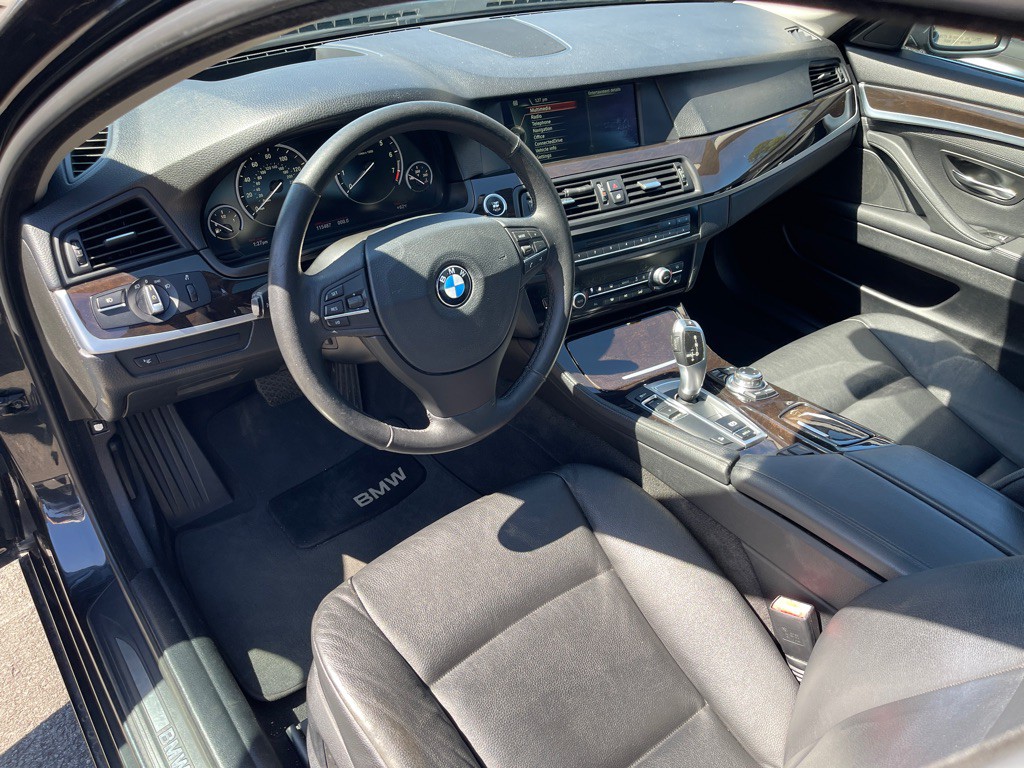 2013 BMW 5 Series Image 8