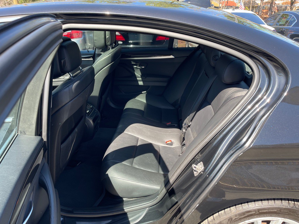 2013 BMW 5 Series Image 11