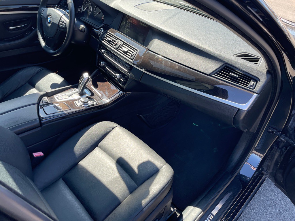 2013 BMW 5 Series Image 14