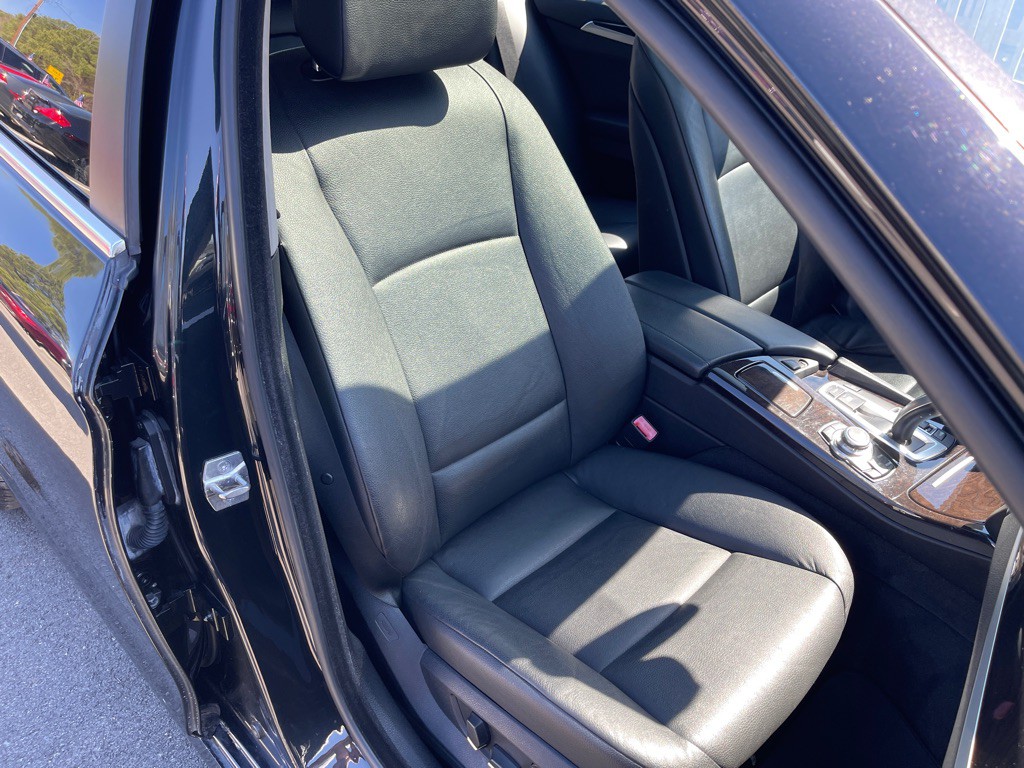 2013 BMW 5 Series Image 15