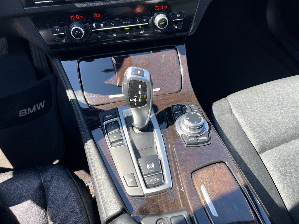 2013 BMW 5 Series Image 21